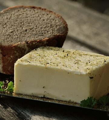 Masło i masło klarowane. Jak zrobić masło? Przepis 5 masło