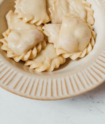 pierogi z kapustą i grzybami