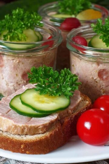 Domowa konserwa mięsna w słoikach