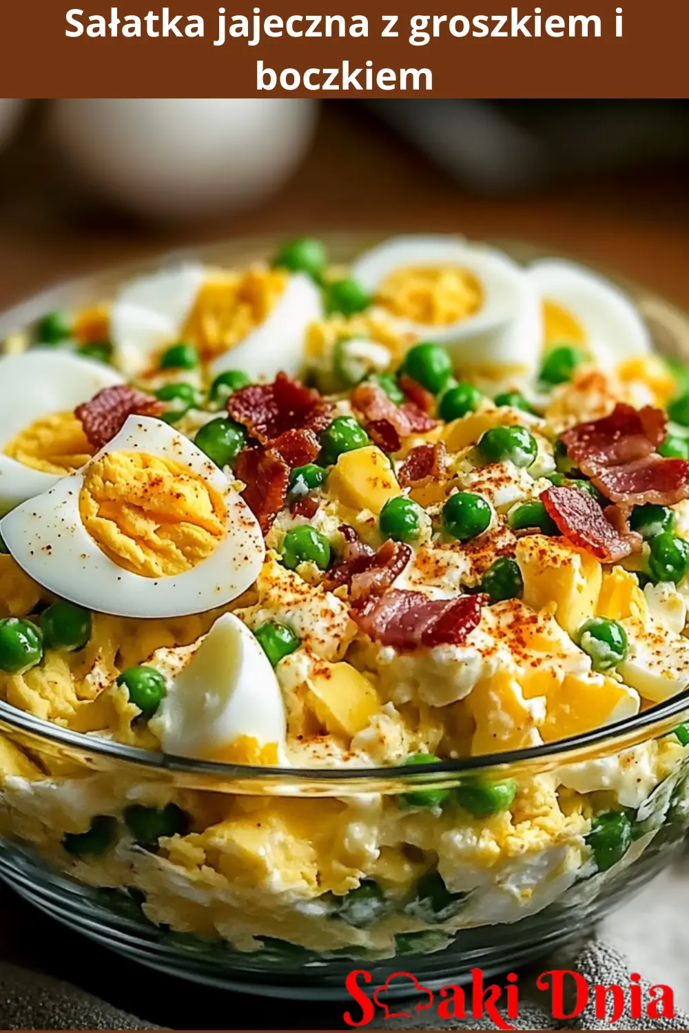 Sałatka jajeczna z groszkiem i boczkiem
