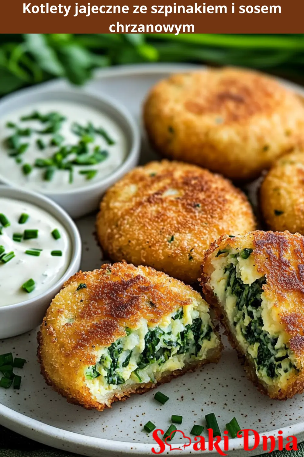 Kotlety jajeczne ze szpinakiem i sosem chrzanowym