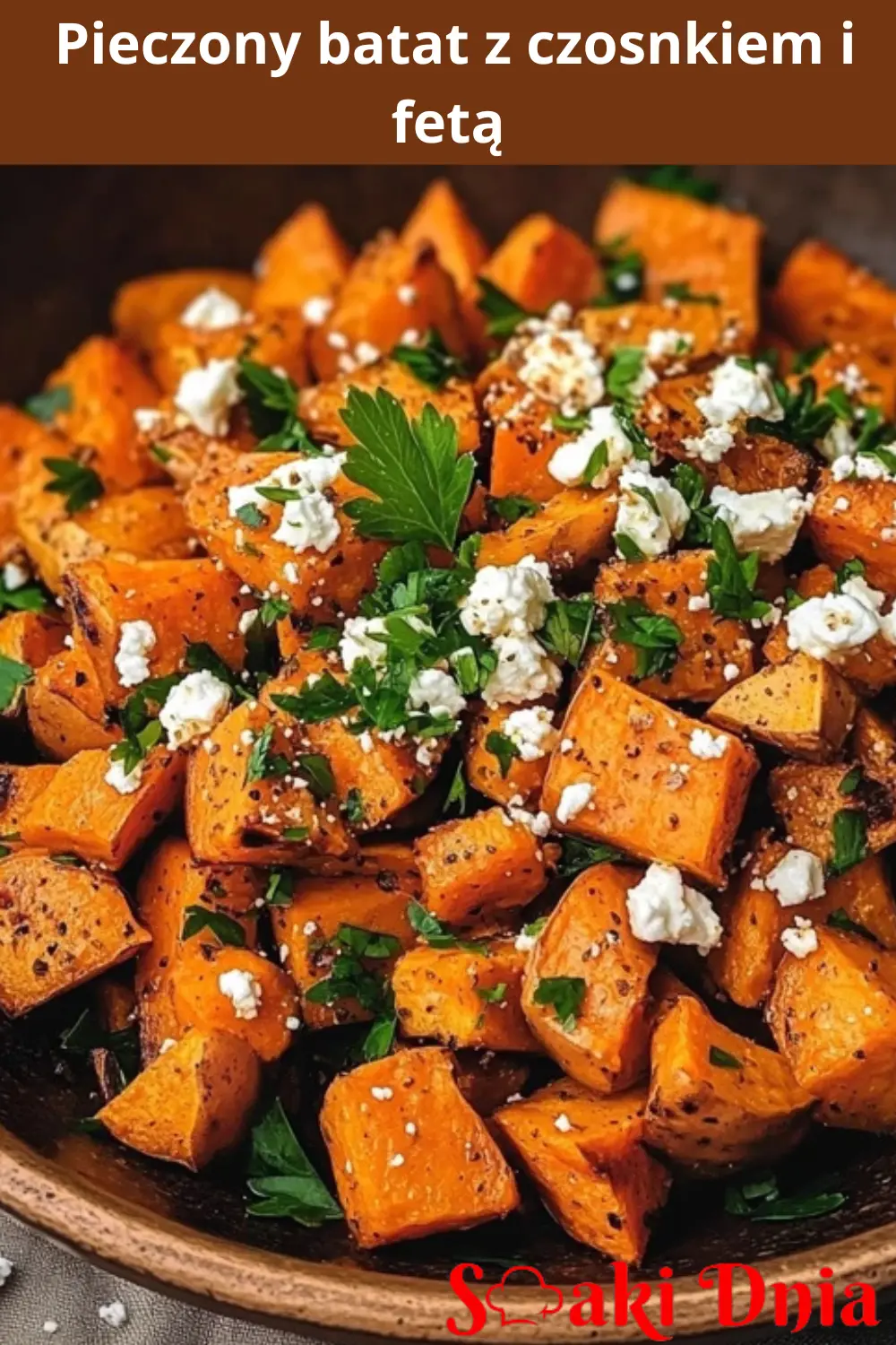 Pieczony batat z czosnkiem i fetą