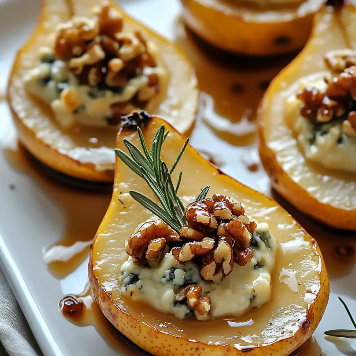 Pieczone Gruszki z Serem Pleśniowym i Orzechami