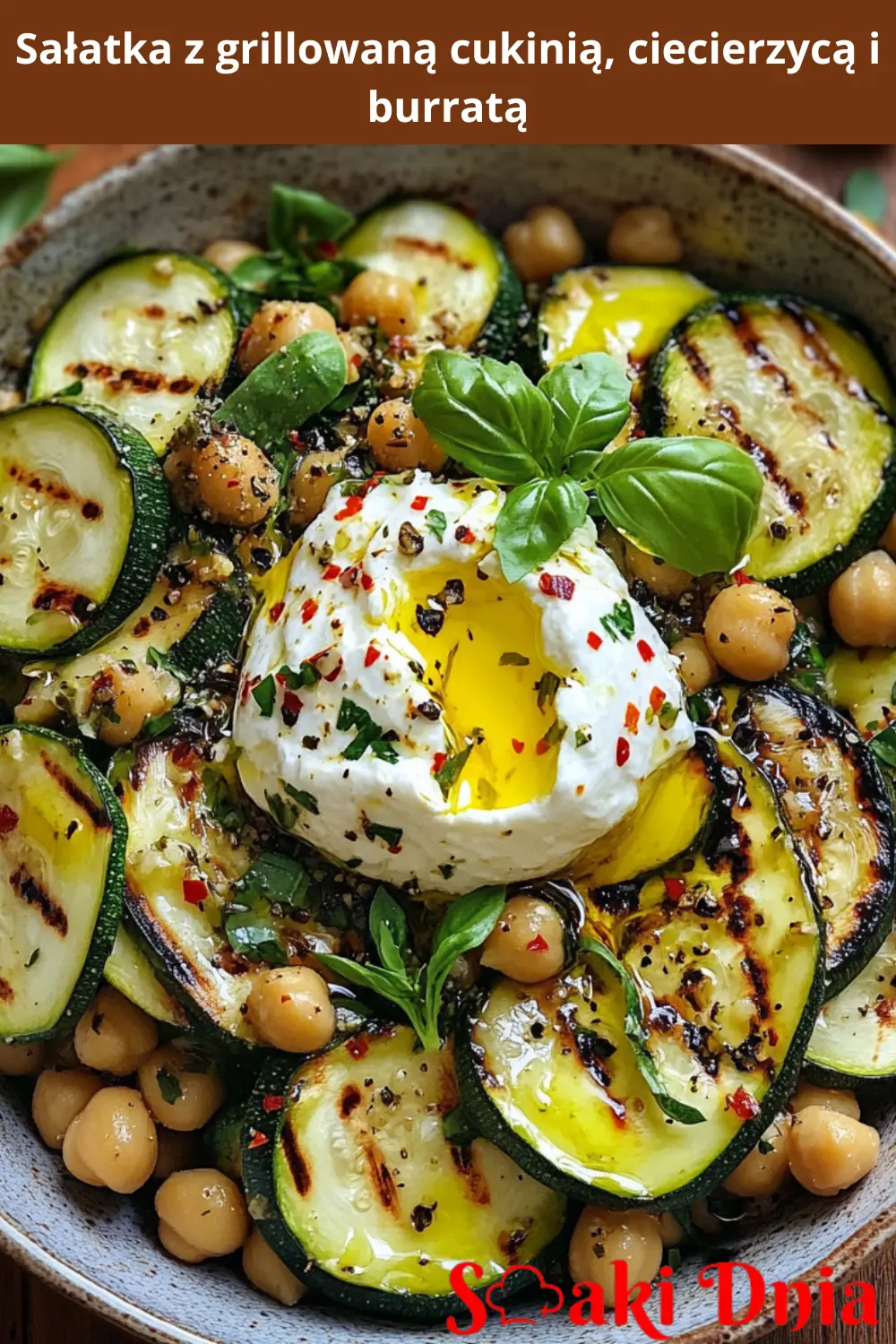 Sałatka z grillowaną cukinią, ciecierzycą i burratą