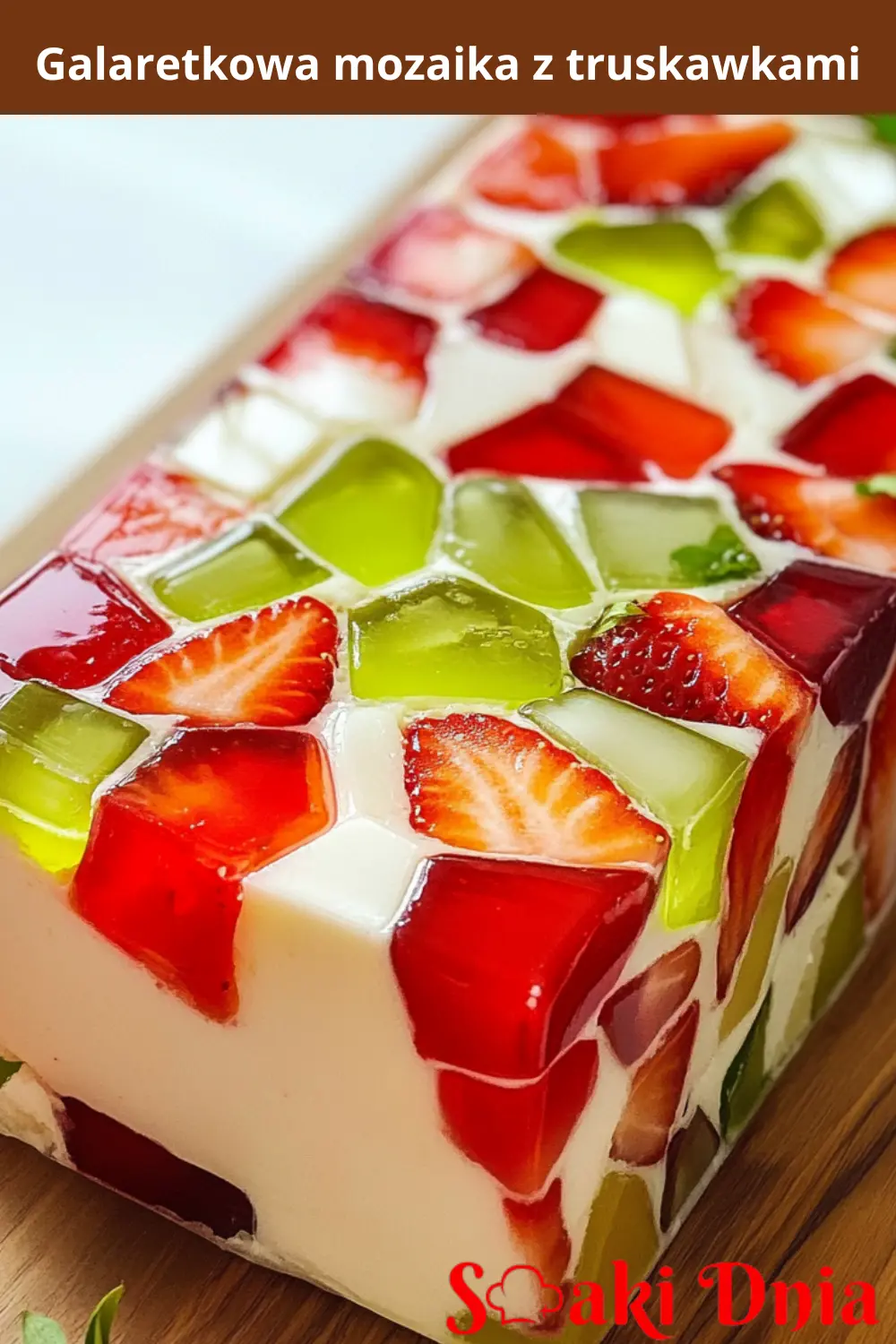 Galaretkowa mozaika z truskawkami