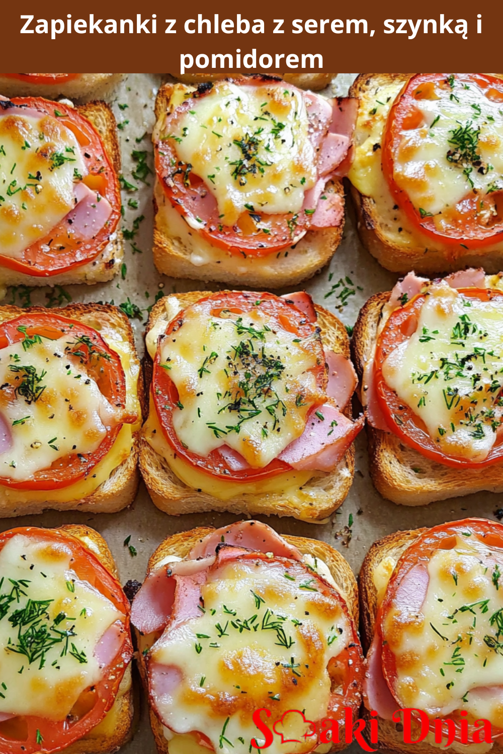 Zapiekanki z chleba z serem, szynką i pomidorem
