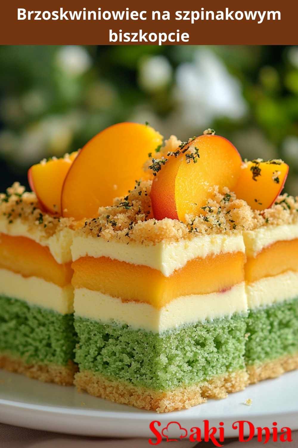 Brzoskwiniowiec na szpinakowym biszkopcie