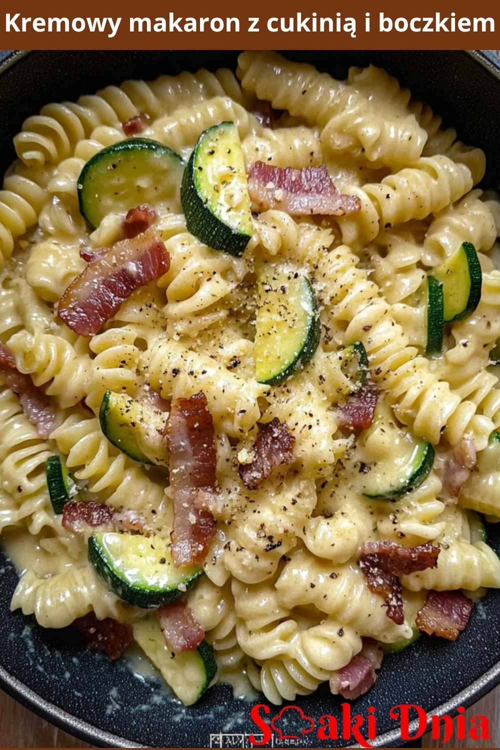 Kremowy makaron z cukinią i boczkiem
