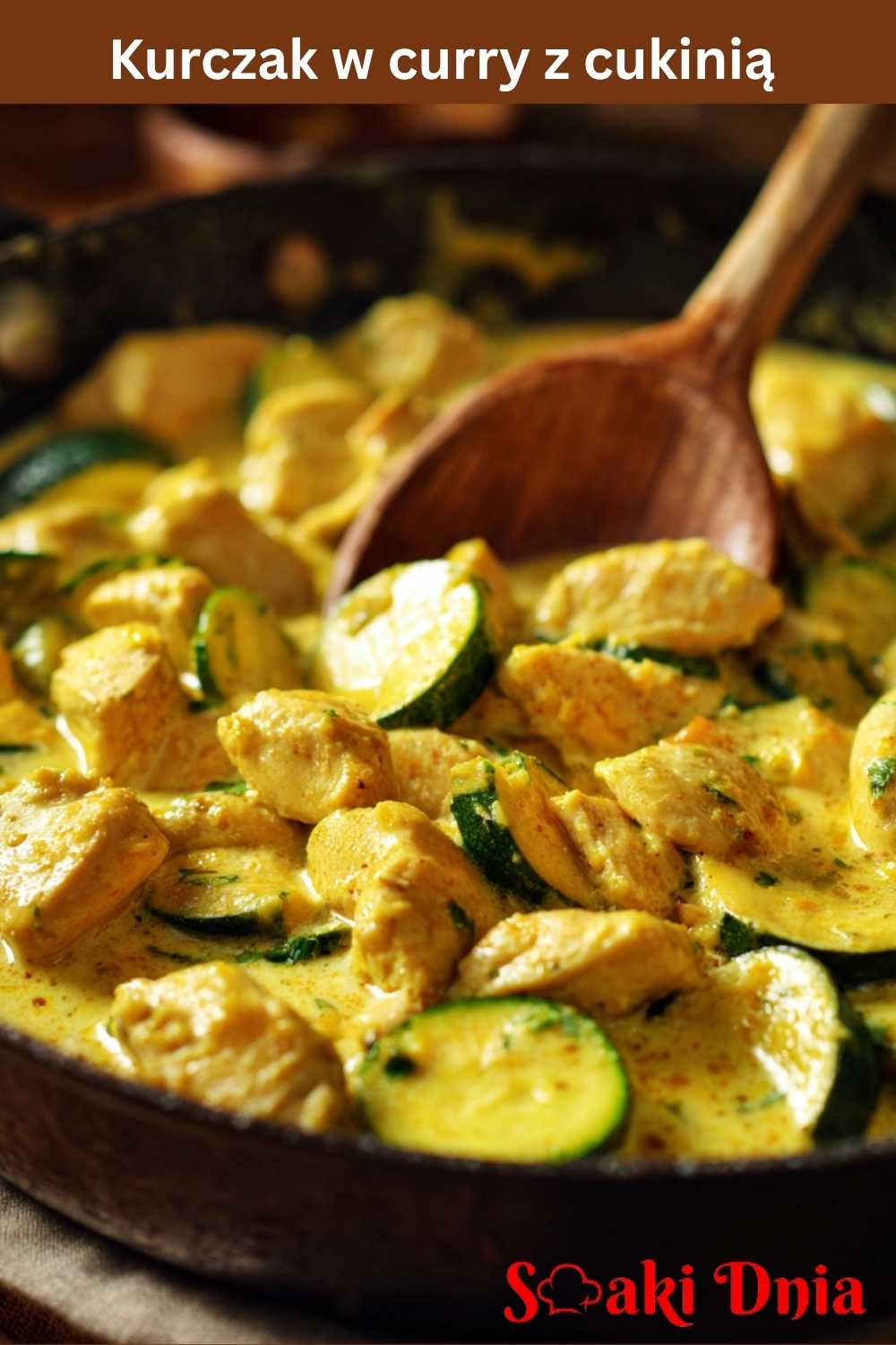Kurczak z cukinią w sosie curry
