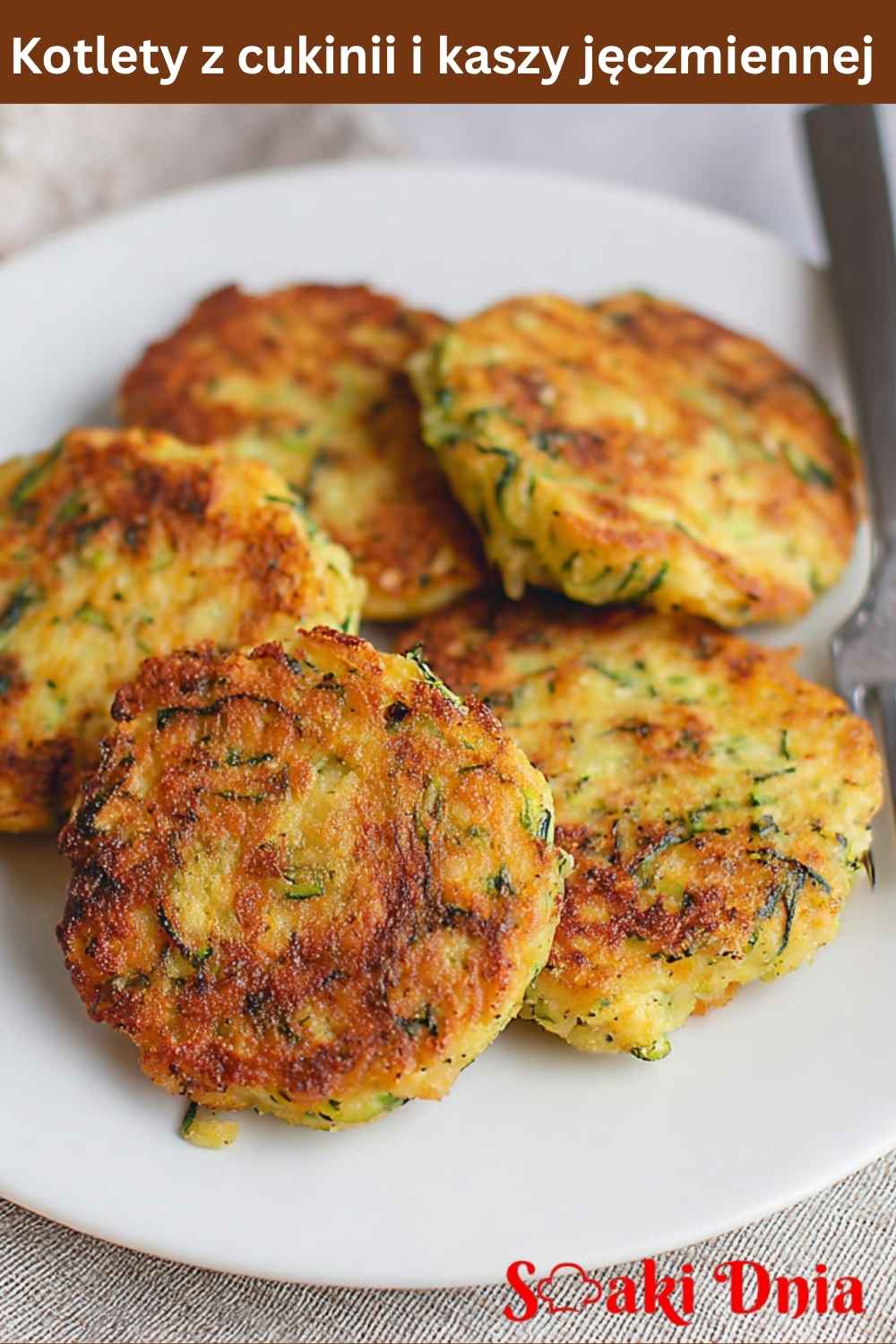 Kotlety z cukinii i kaszy jęczmiennej