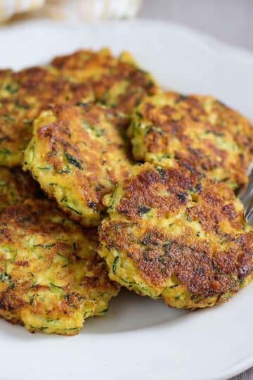 Kotlety z cukinii i kaszy jęczmiennej