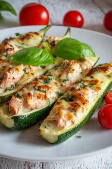 Cukinia faszerowana łososiem i serem – lekka, elegancka i pełna smaku 12 Cukinia faszerowana łososiem i serem