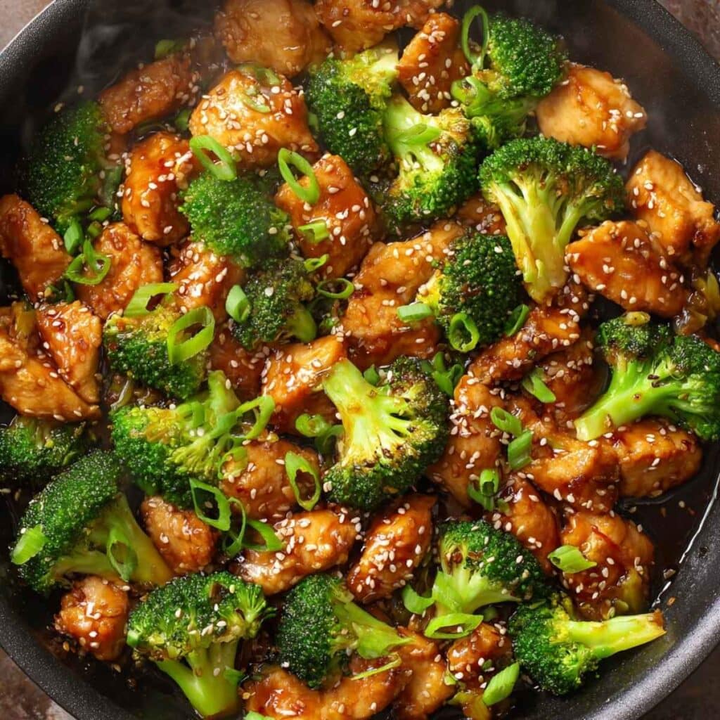 Kurczak sezamowy z brokułami i miodem