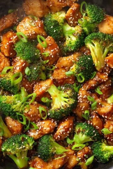 Kurczak sezamowy z brokułami i miodem – słodko-słony hit rodzinnego obiadu 18 Untitled design 74 Smakidnia