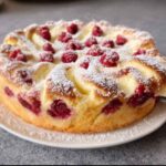 Ciasto z malinami i budyniem – puszyste i pełne smaku
