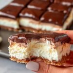 Ciasto czekoladowe z kremem i polewą