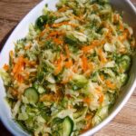 Surówka z kapusty, marchewki i ogórka – klasyka do obiadu 9 Surówka z kapusty, marchewki i ogórka