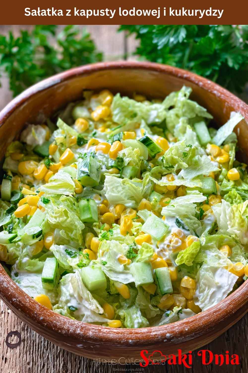 Sałatka z kapusty lodowej i kukurydzy