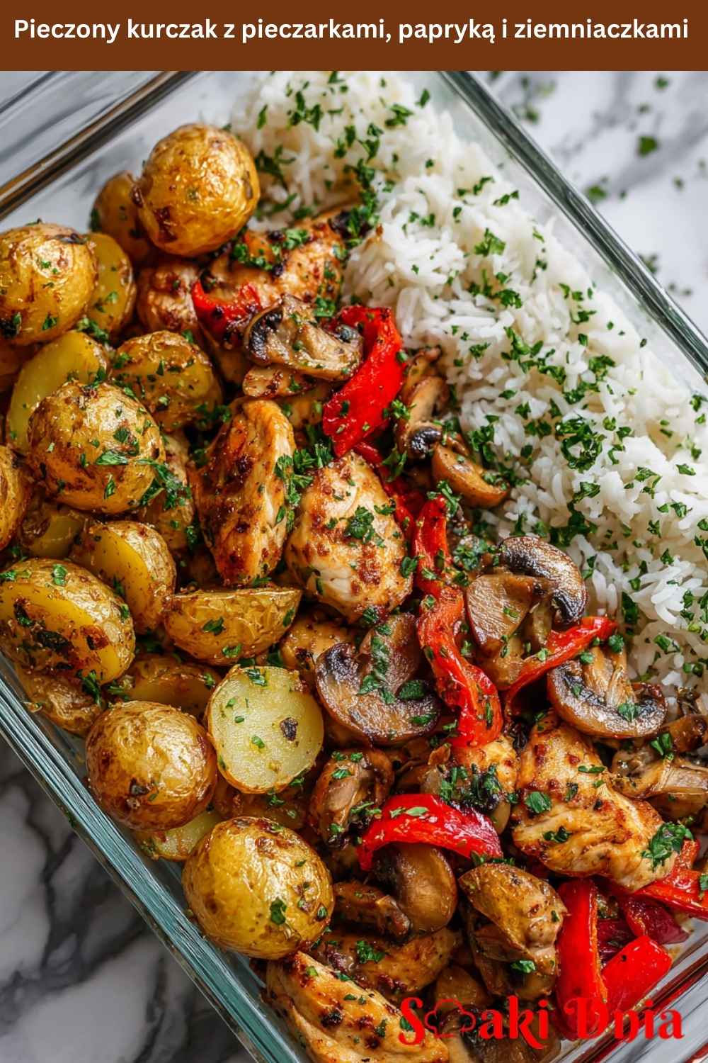 Pieczony kurczak z pieczarkami, papryką i ziemniaczkami