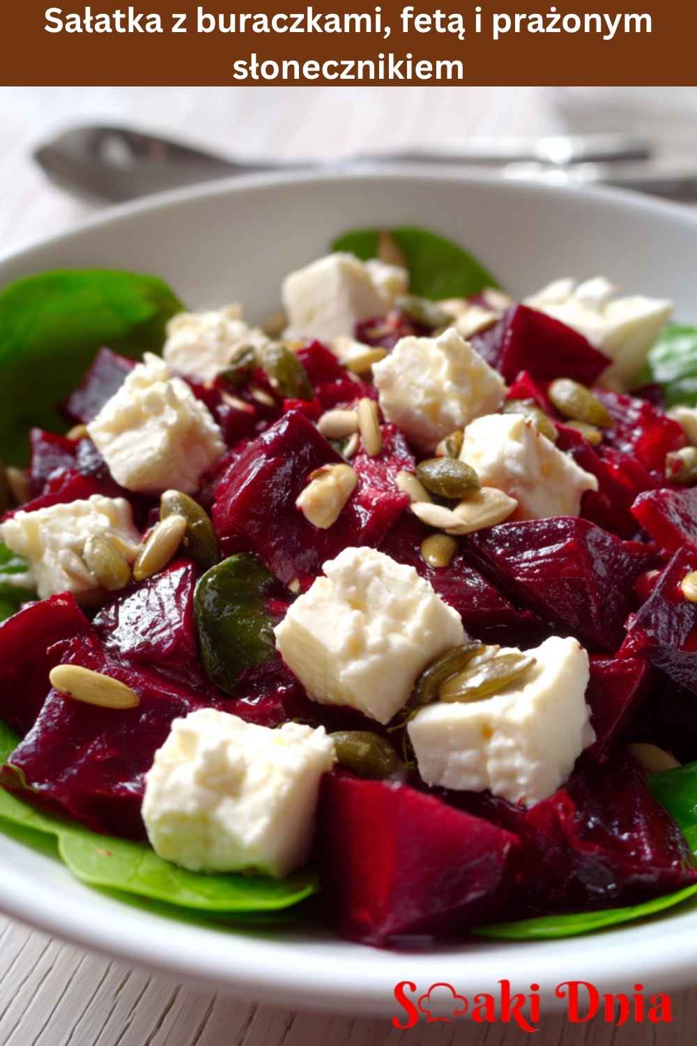 Sałatka z buraczkami, fetą i prażonym słonecznikiem