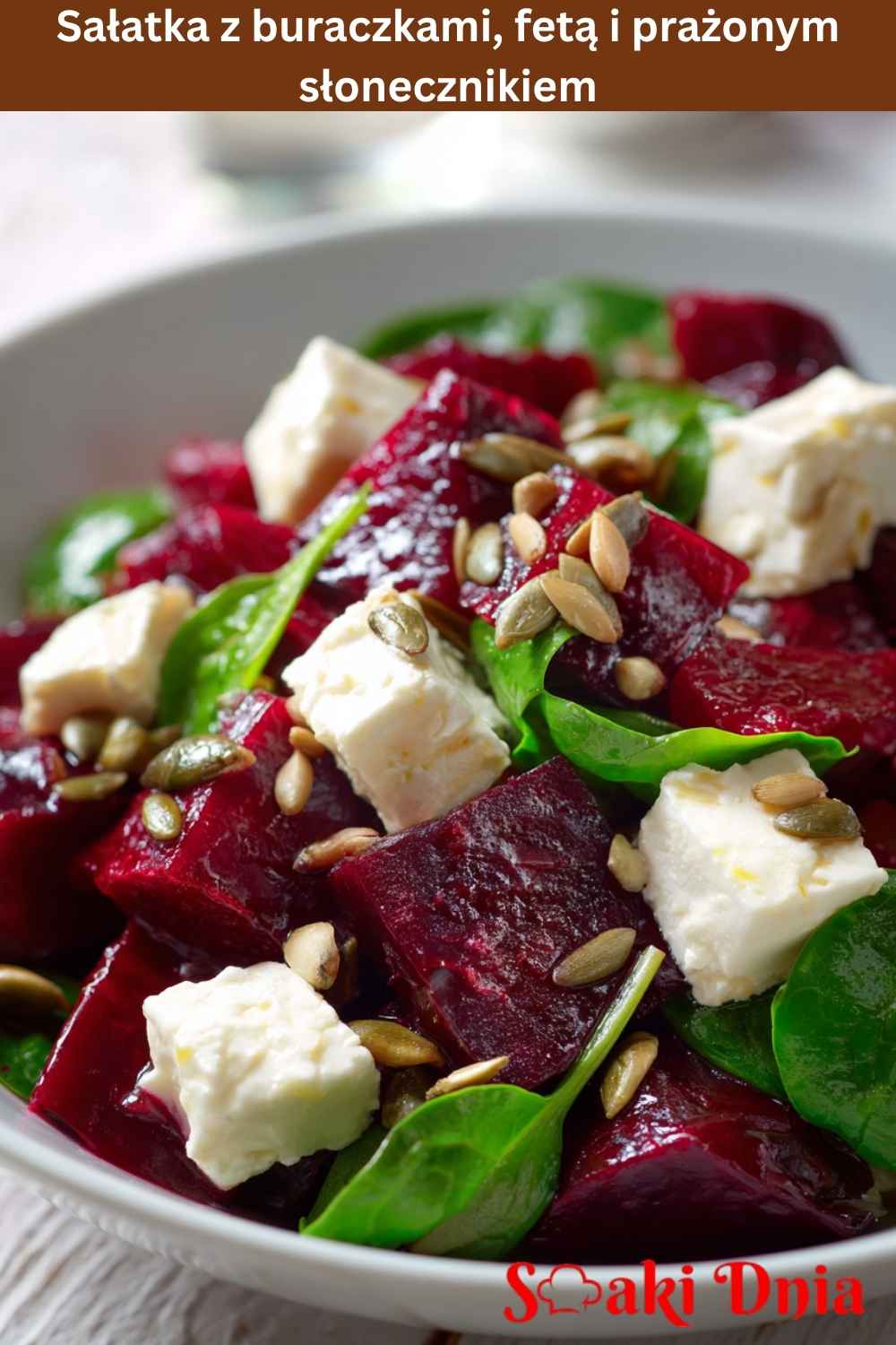Sałatka z buraczkami, fetą i prażonym słonecznikiem