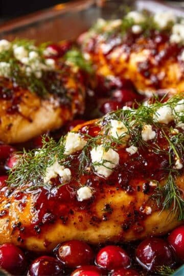 Glazurowane piersi z kurczaka z żurawiną i fetą – miękkie mięso, słodko‑kwaśna magia 25 Glazurowane piersi z kurczaka z żurawiną i fetą