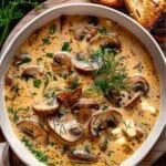 Kremowa zupa pieczarkowa z ziołami – idealna na chłodne dni 9 Kremowa zupa pieczarkowa z ziołami