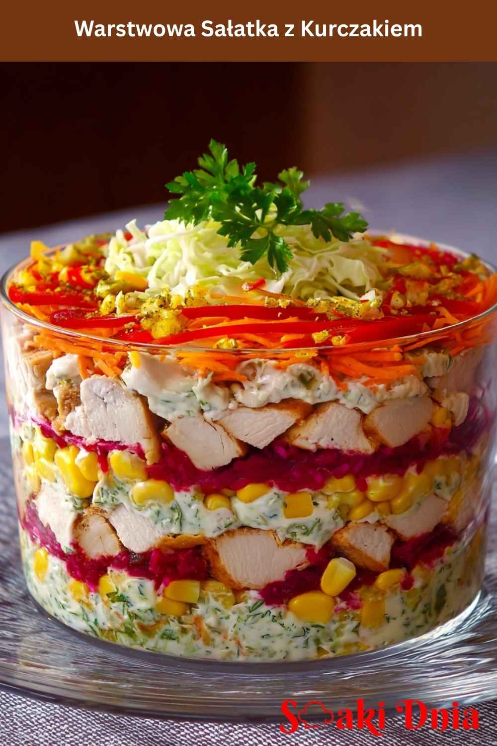 Warstwowa sałatka z kurczakiem