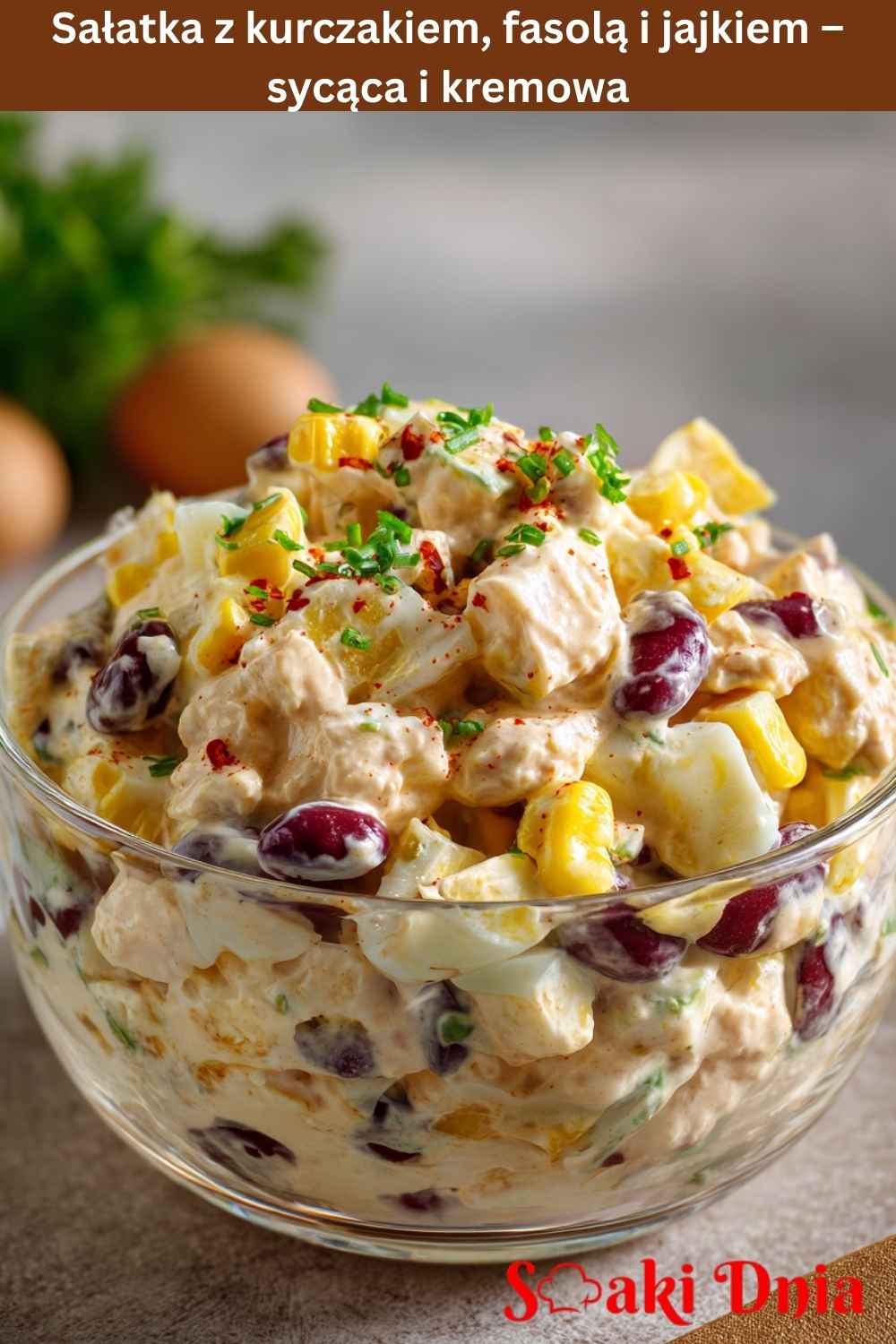 sałatka z kurczakiem fasolą i jajkiem