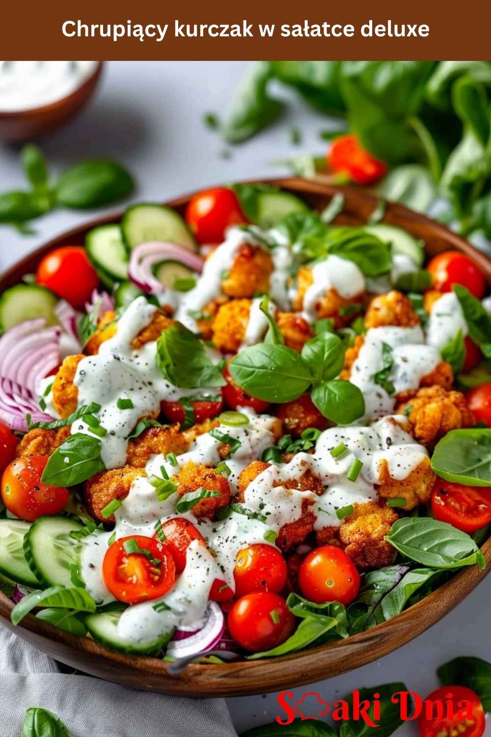 Chrupiący kurczak w sałatce deluxe
