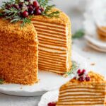 Tort miodowy Medovik – domowy i elegancki 9 Tort miodowy Medovik – domowy i elegancki