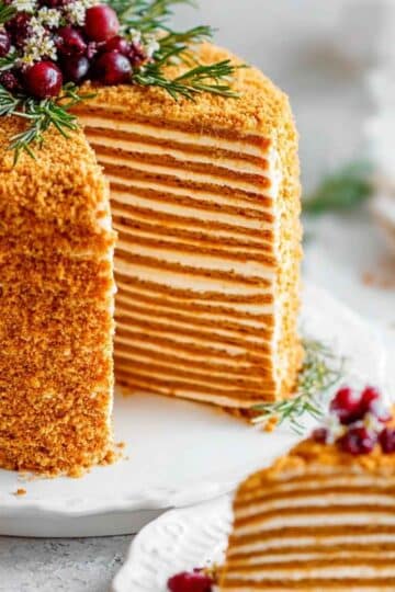 Tort miodowy Medovik – domowy i elegancki