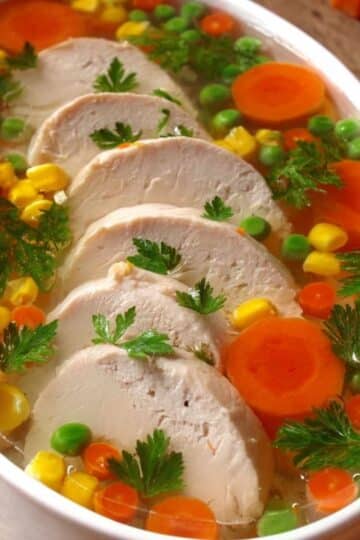 Galareta drobiowa z warzywami – klasyczna i klarowna