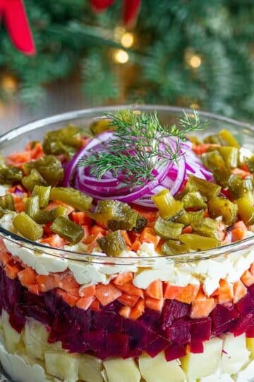 Sałatka warstwowa świąteczna – efektowna i klasyczna 8 Sałatka warstwowa świąteczna