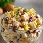 sałatka z kurczakiem fasolą i jajkiem