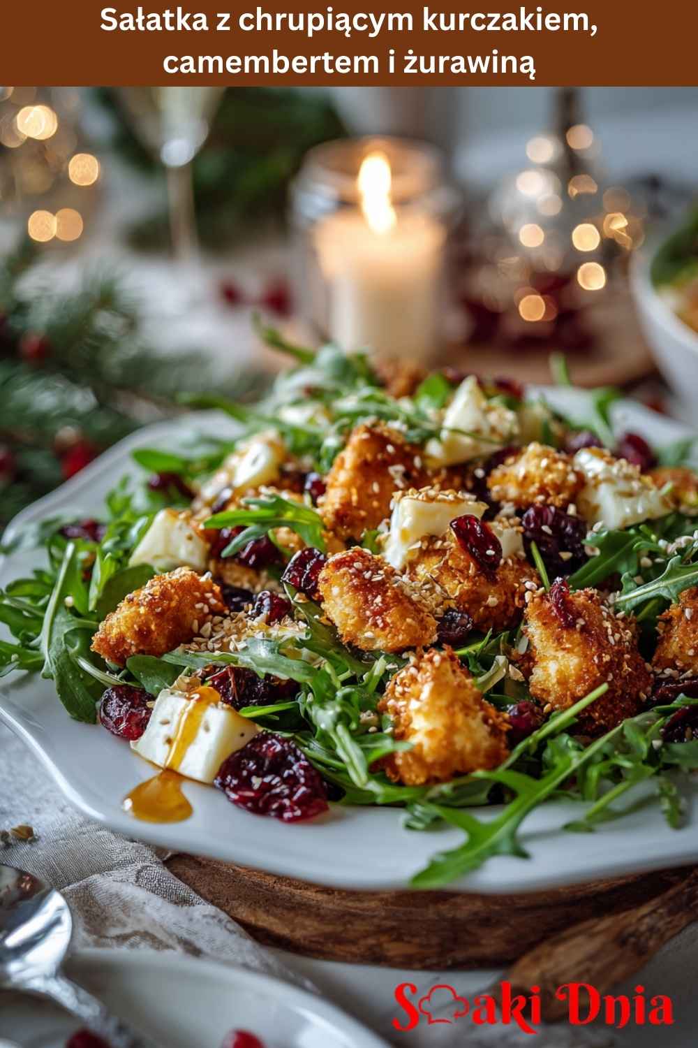 Sałatka z chrupiącym kurczakiem, camembertem i żurawiną 