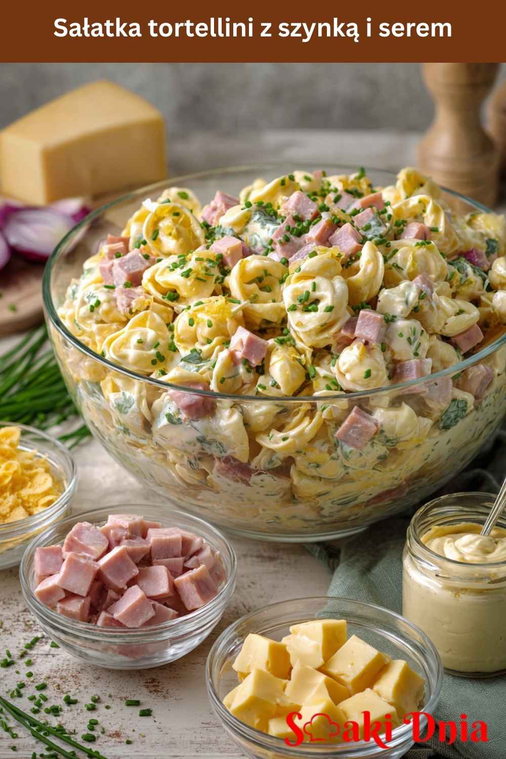 Sałatka tortellini z szynką i serem – hit na każdą imprezę 7 Sałatka tortellini z szynką i serem – hit na każdą imprezę