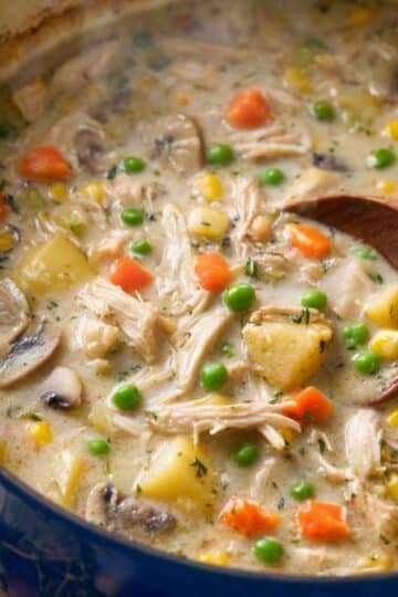 Kremowa zupa z kurczakiem, warzywami i pieczarkami – domowy obiad w jednym garnku 11 Kremowa zupa z kurczakiem, warzywami i pieczarkami