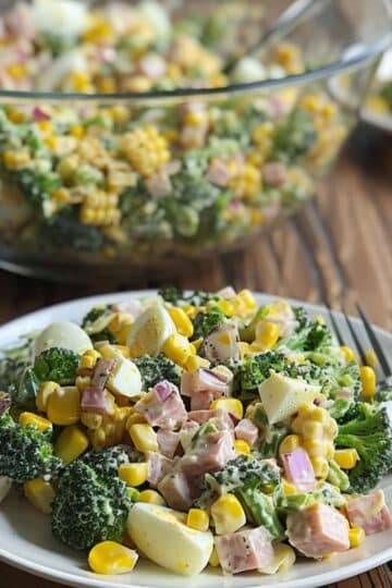 Sałatka brokułowa z szynką – szybka i sycąca klasyka na każdą okazję 25 Sałatka brokułowa z szynką – szybka i sycąca klasyka na każdą okazję