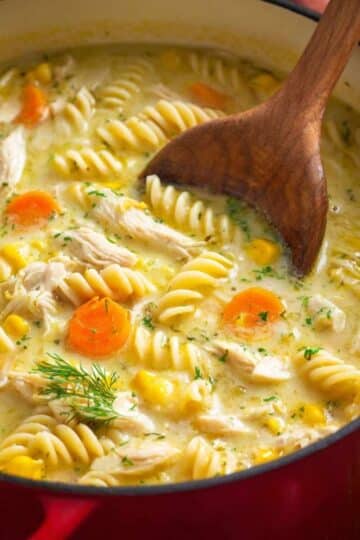 Kremowa zupa drobiowa z makaronem – delikatna, sycąca i domowa 16 Kremowa zupa drobiowa z makaronem – delikatna, sycąca i domowa