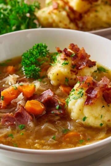 Kapuśniak na wędzonce z ziemniaczkami z boczkiem – klasyka domowego obiadu 15 Kapuśniak na wędzonce z ziemniaczkami z boczkiem