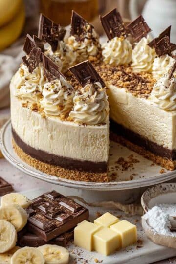 Mus bananowy z czekoladową warstwą i kruchym spodem – elegancki deser bez pieczenia 1 Mus bananowy z czekoladową warstwą i kruchym spodem