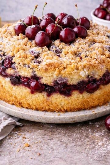 Puszyste Ciasto z Wiśniami i Kruszonką – klasyczny, domowy wypiek 5 Puszyste Ciasto z Wiśniami i Kruszonką – klasyczny, domowy wypiek