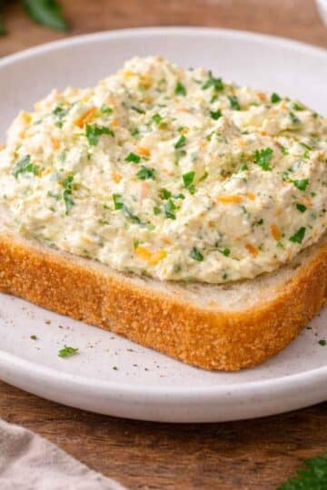 Pasta serowa z twarogiem i marchewką – szybka i kremowa