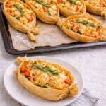 kurczak pieczony w papierze z warzywami i serem