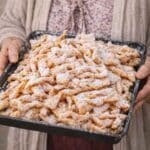 Faworki na krupczatce – przepis z zeszytu babci