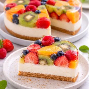 Sernik na zimno z owocami – prosty przepis