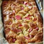 Szybkie ciasto z rabarbarem z blachy